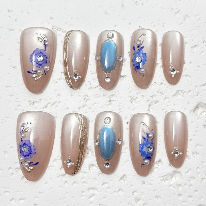 Elegant Floral-Design Press-On Nail Collection