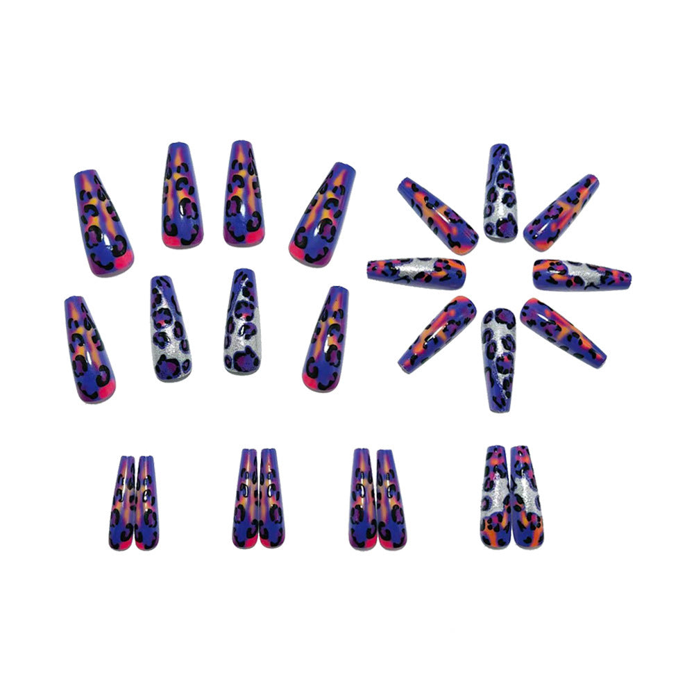 Trendy artificial nails with glitter and leopard pattern Stornfield