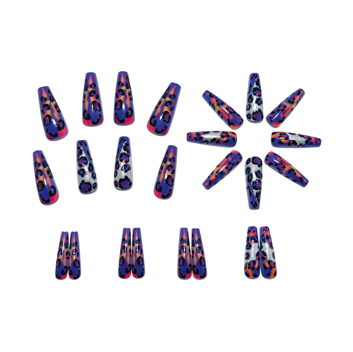 Trendy artificial nails with glitter and leopard pattern Stornfield