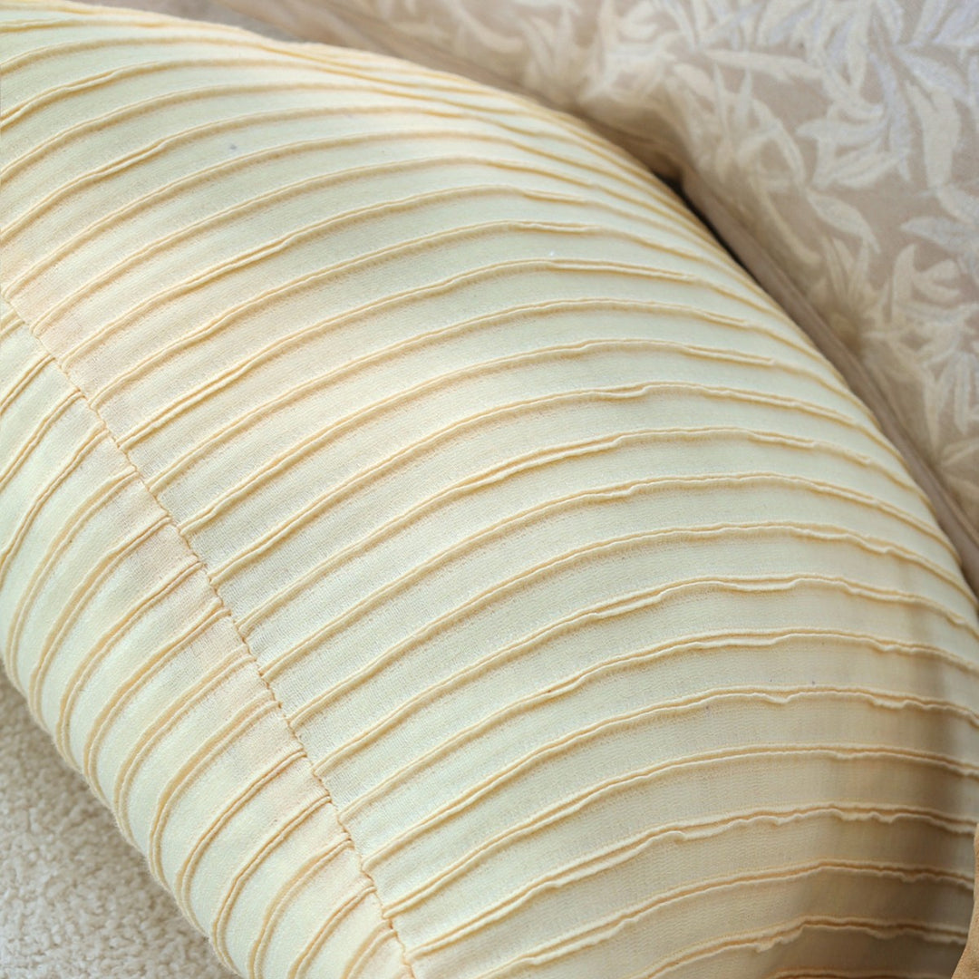 Elegant cushion with floral embroidery details