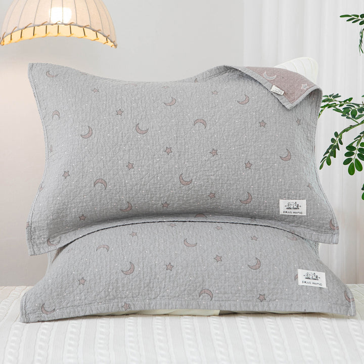 Women's pillowcase with modern checkered pattern Stornfield