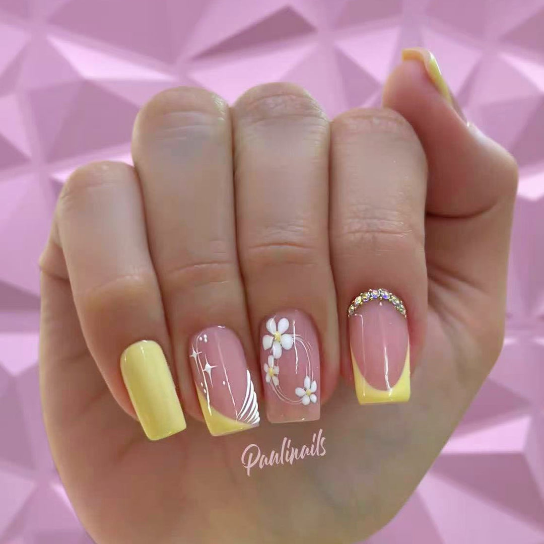 Artificial Nail Set with Floral Pattern and Glitter Stornfield