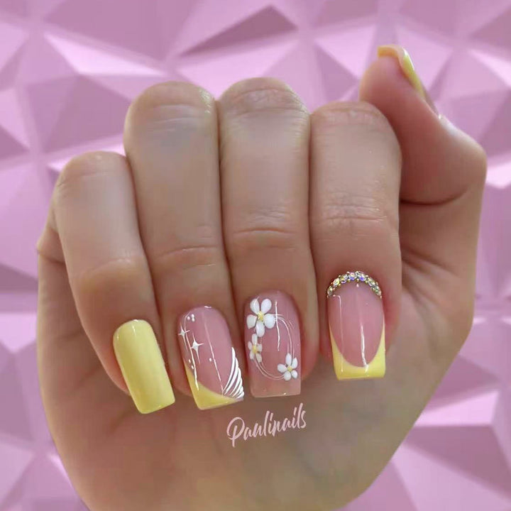Artificial Nail Set with Floral Pattern and Glitter Stornfield