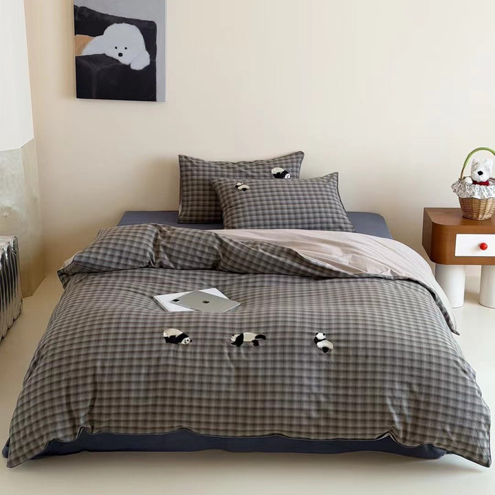Cozy bed linen set made of cotton percale with fine check and panda appliqués