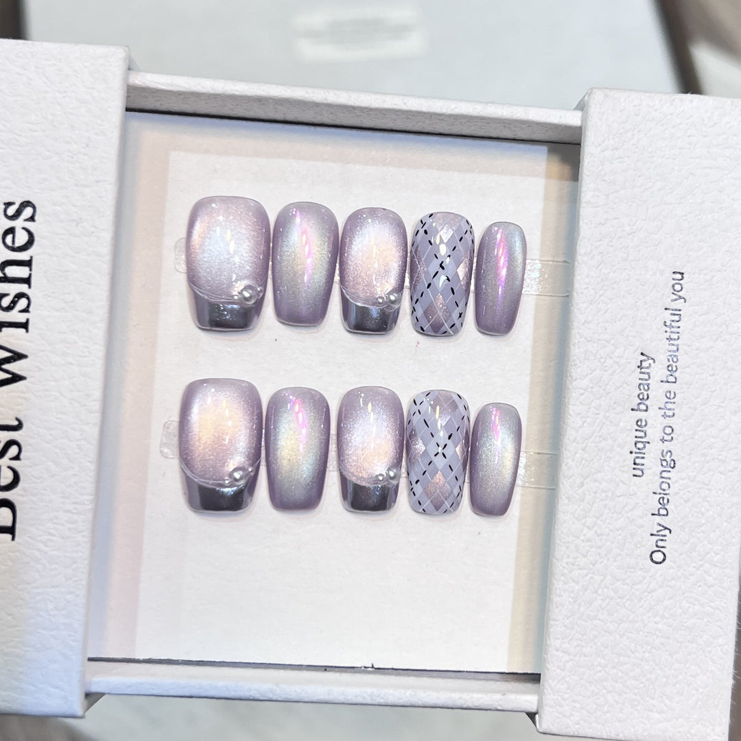 Elegant Press-On Nail Art Set with Iridescent Finish Stornfield