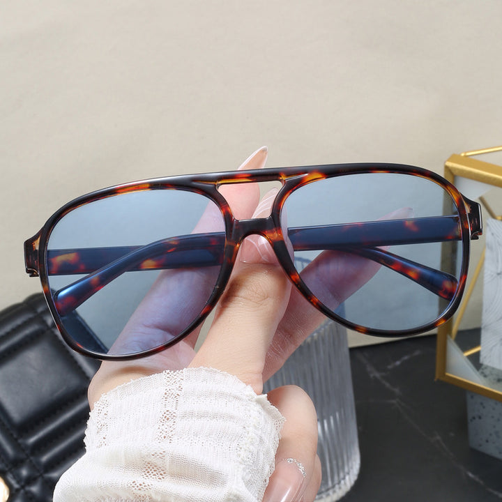 Women’s Oversized Sunglasses with Sporty Design Stornfield