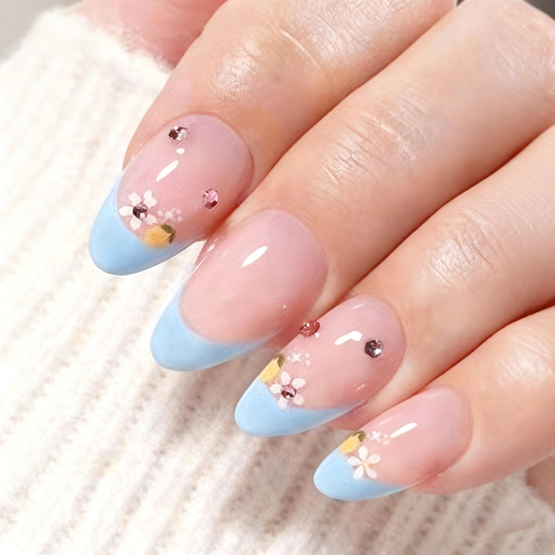 Artistic Floral-Embellished Press-On Nail Set Stornfield