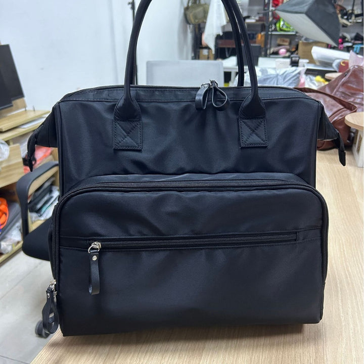 Elegant Weekender Bag with Multiple Compartments Stornfield