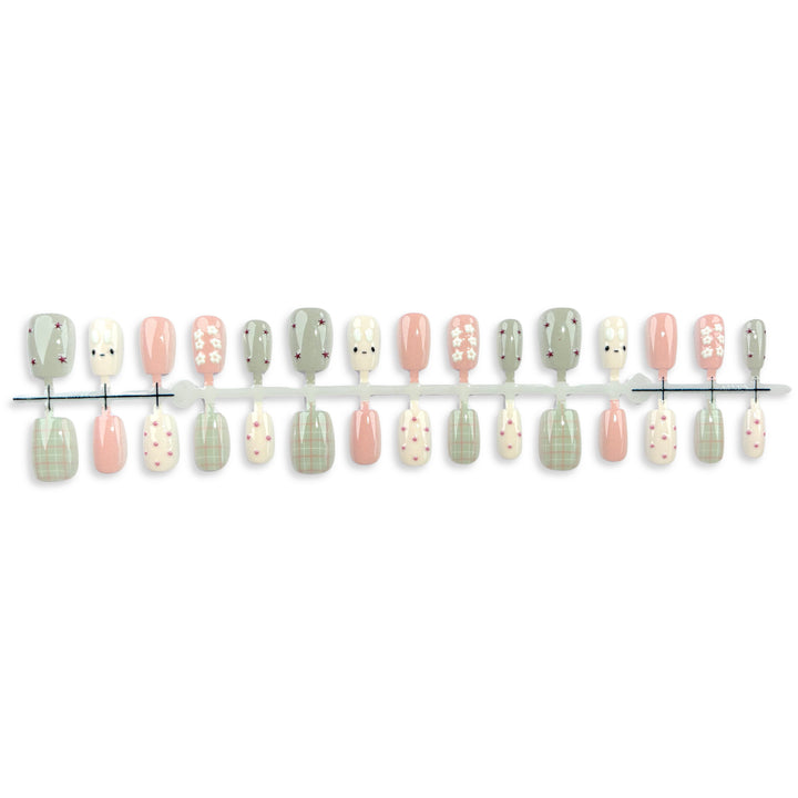 Themed Press-On Nail Art Set 1790745615