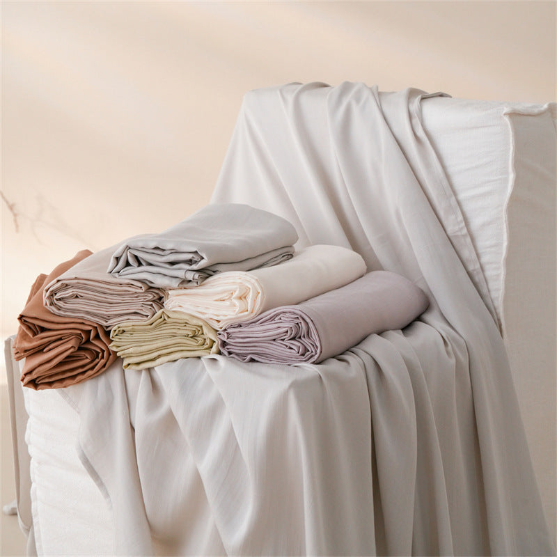 Luxurious cotton satin bedding set with embroidery and contrast piping