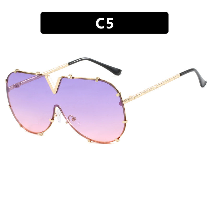 Women oversized goggles in futuristic design Stornfield