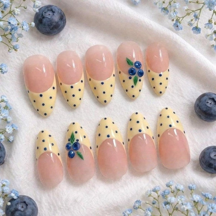 Decorative Press-On Nail Art Set Stornfield