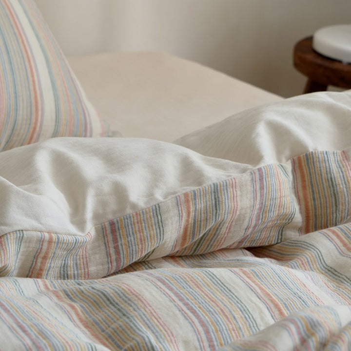 Striped bedding in linen look with quilted texture