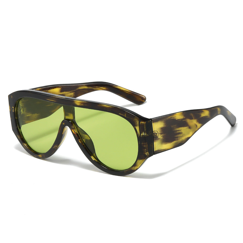 Retro-Inspired Oversized Sun Shield Sunglasses Stornfield