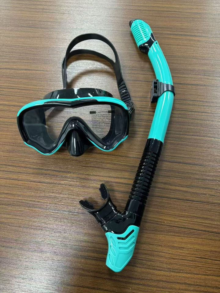 Diving mask with anti-fog technology and wide field of vision Stornfield