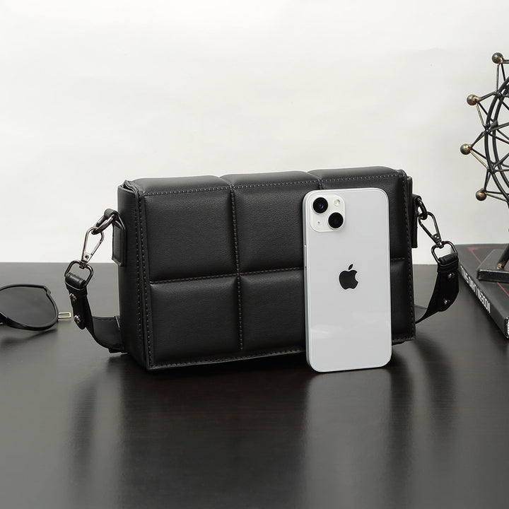 Practical Shoulder Bag in Modern Design Stornfield