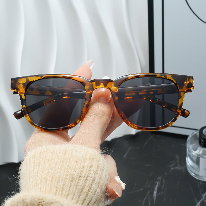 Women's fashionable cat-eye sunglasses with high-quality plastic frame Stornfield