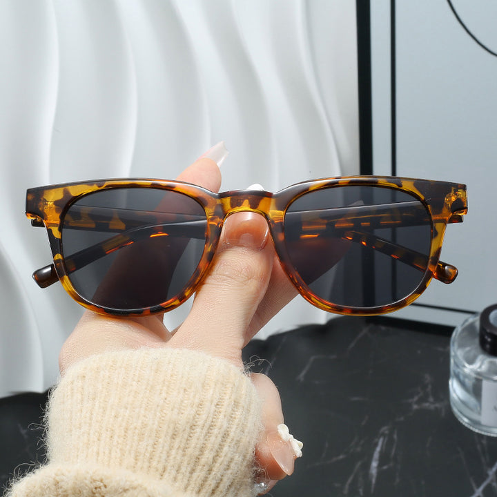 Women's fashionable cat-eye sunglasses with high-quality plastic frame Stornfield