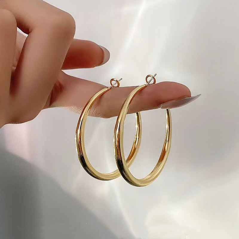 Elegant and Timeless Earrings Stornfield