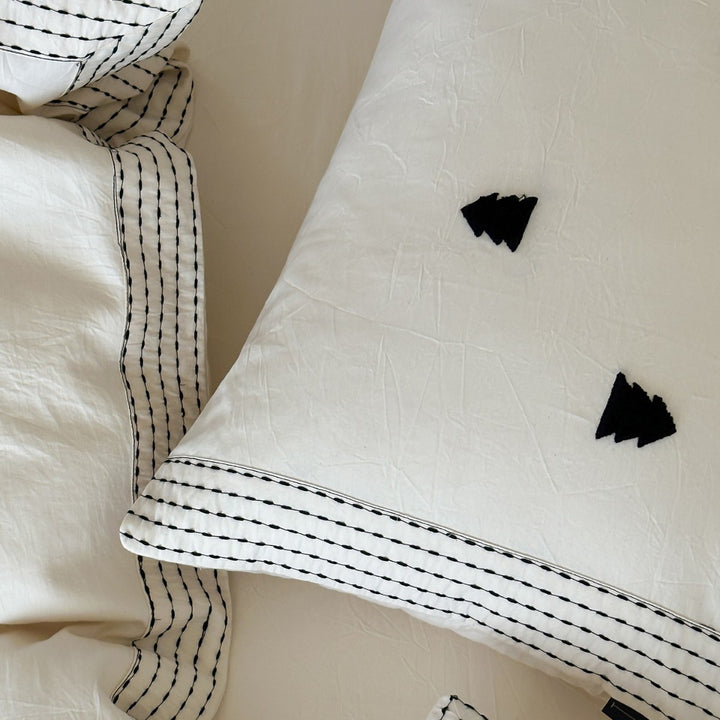 Embroidered Cotton Duvet Cover Set with Scattered Tuft Motifs and Triple-Stitch Border