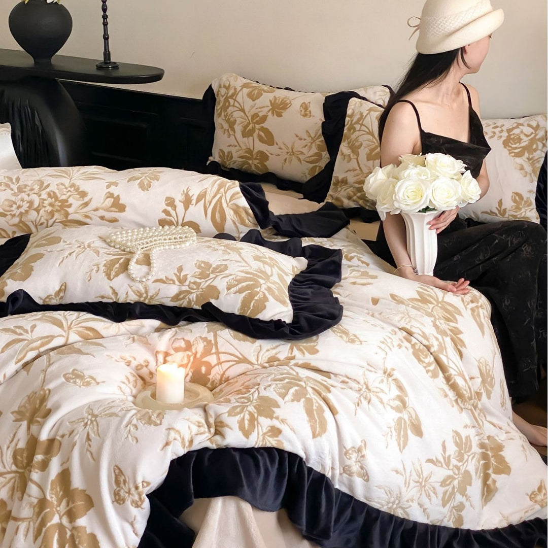 Luxurious Reversible Bedding Set with Floral Pattern and Velvet Ruffle