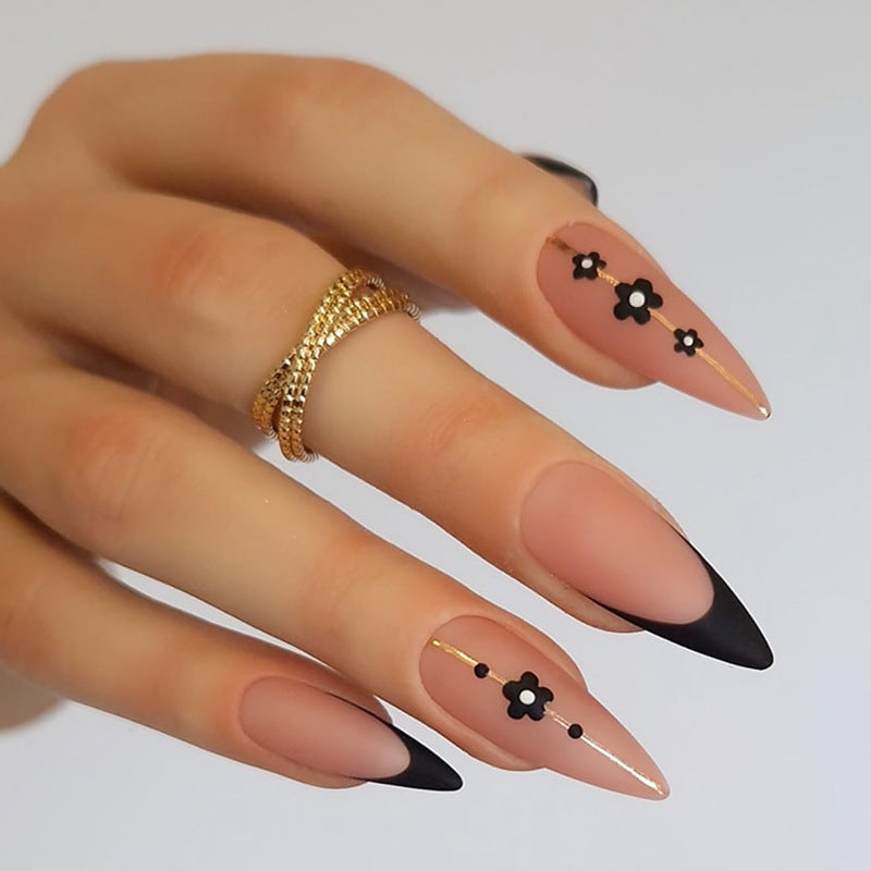 Artful nail designs with elegant accents Stornfield