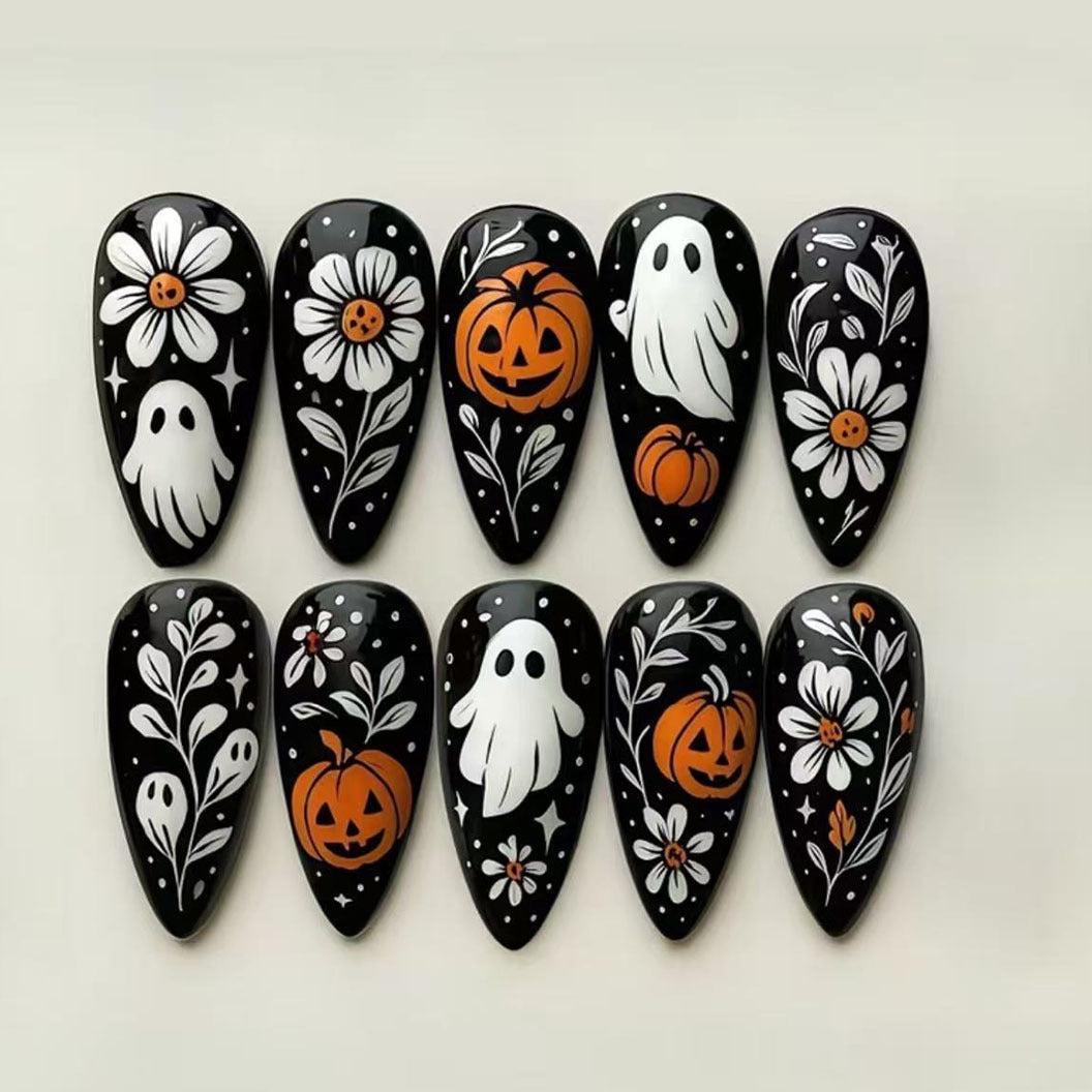 Artificial nails in Halloween design Stornfield