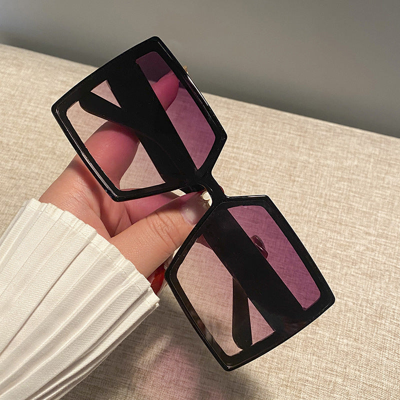 Women's square sunglasses with a sturdy frame and stylish design Stornfield