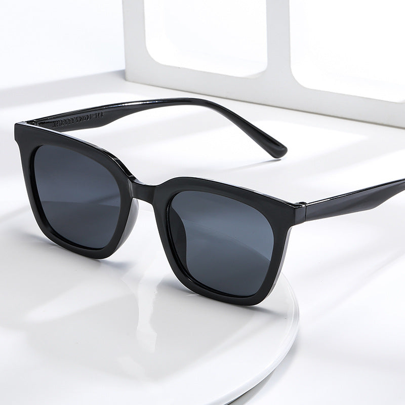 Ladies fashionable sunglasses in bold animal print Stornfield