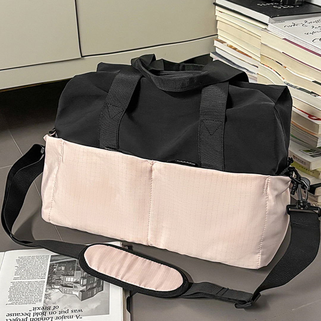 Sporty multifunctional travel bag with large storage space Stornfield