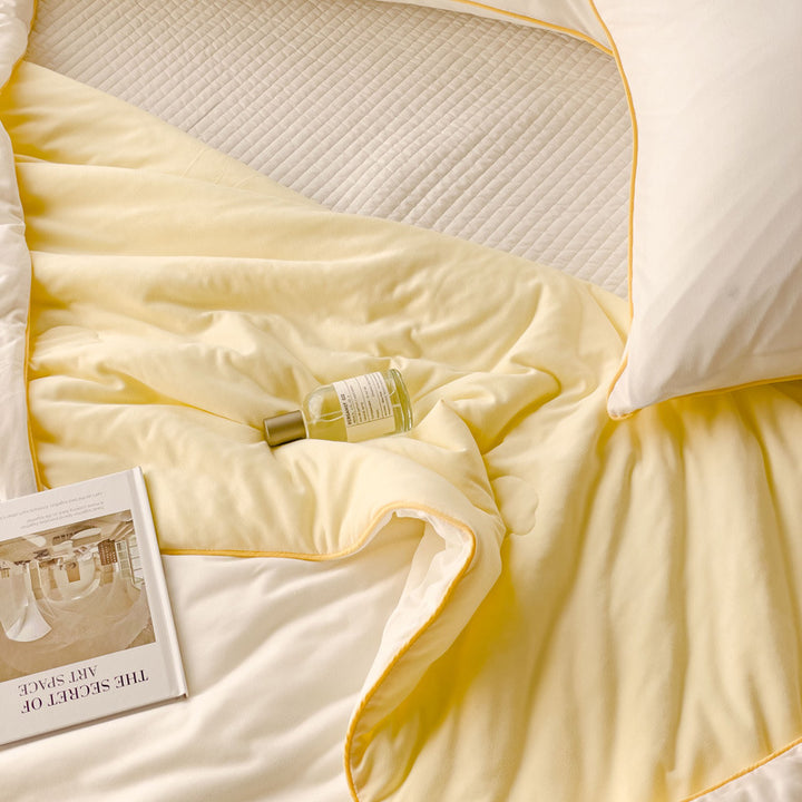 Women's high-quality duvet with a velvety surface and elegant quilting Stornfield