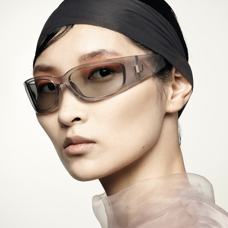 Women's sporty sunglasses with modern, ergonomic design Stornfield