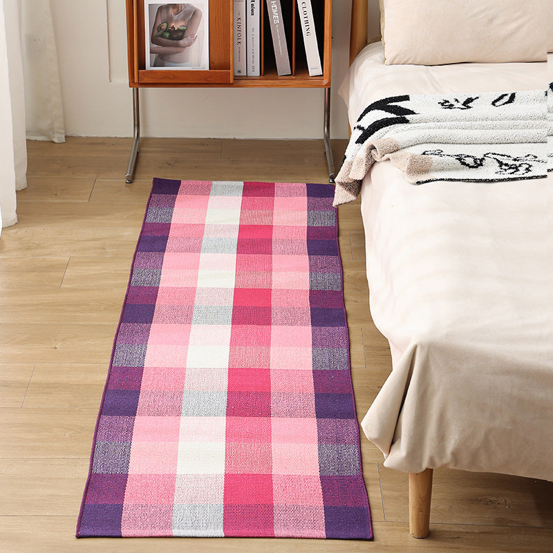 Flat runner rug made of cotton blend with checked woven structure