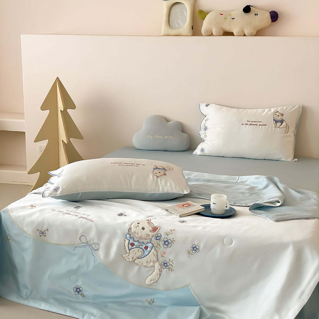 Children's bed linen set with football design made of silky cotton satin