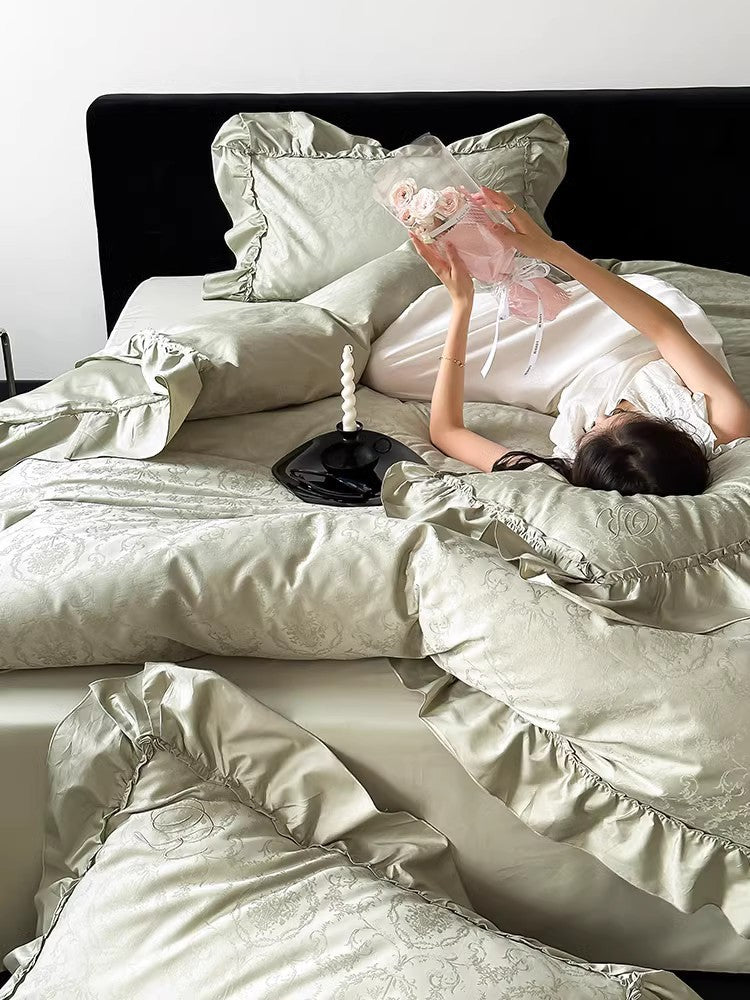 Elegant Satin-Jacquard bed linen set with fine ruffle and luxurious surface
