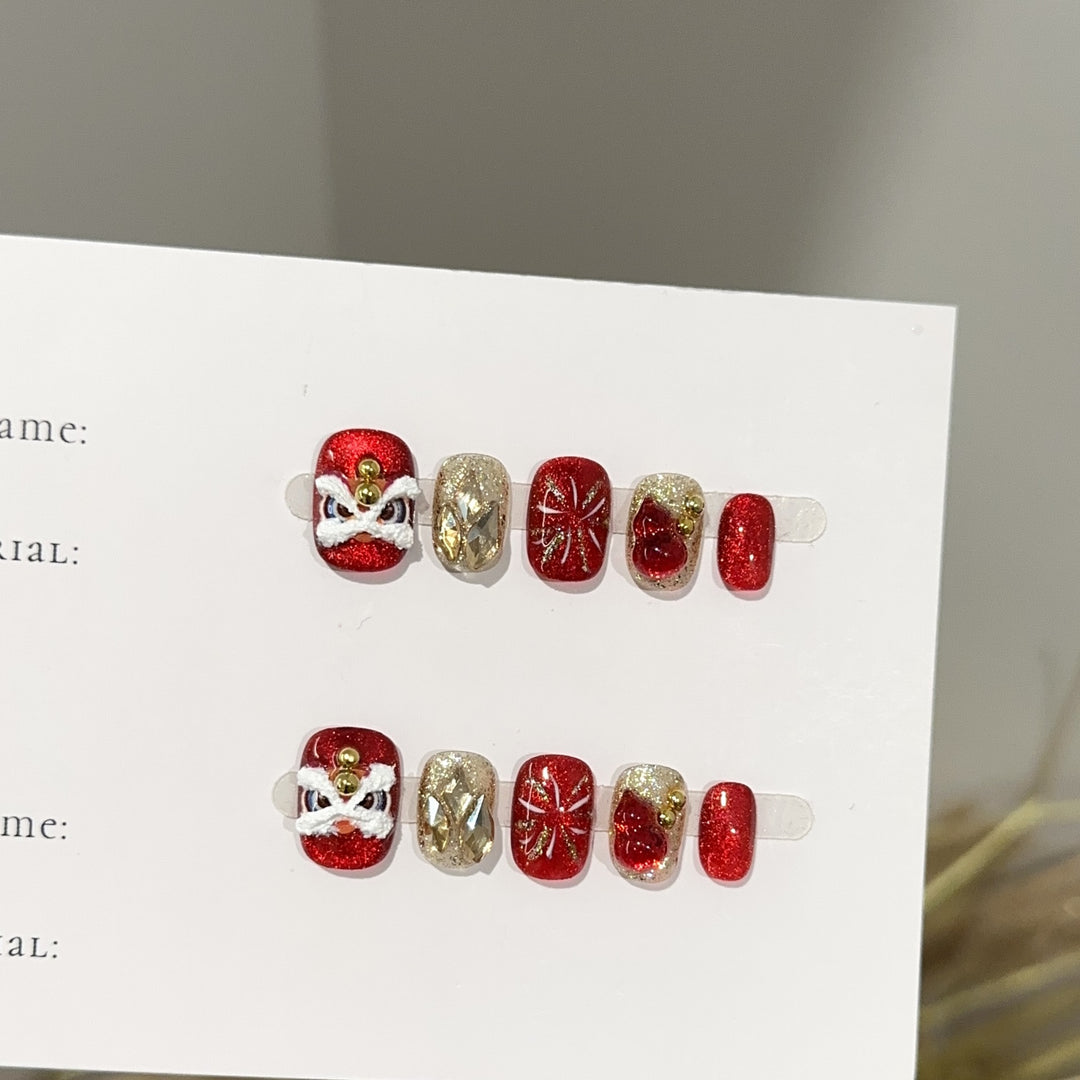 Festive Holiday-Themed Press-On Nails