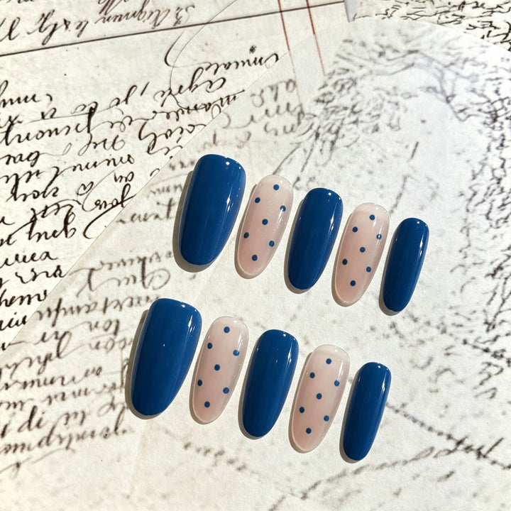 Elegant Press-On Nail Art Set with Jewel Accents Stornfield