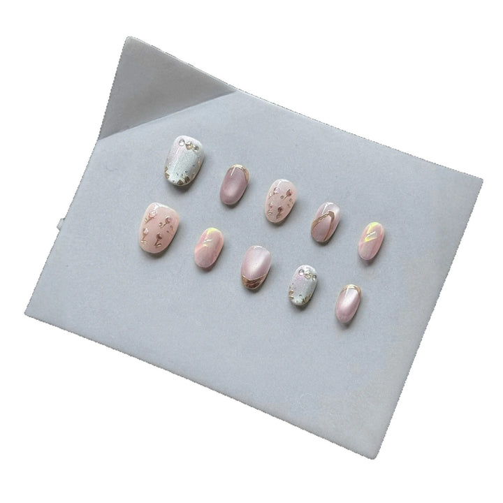 Artistic Press-On Nail Art Set with Elegant Floral Design