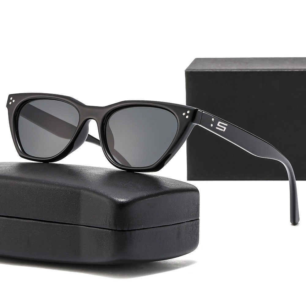 Women Retro-inspired Sunglasses with Distinctive Frame Stornfield