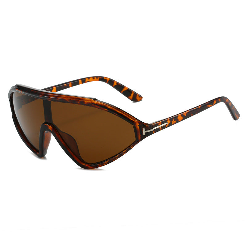 Women sporty sunglasses with ergonomic full rim design Stornfield