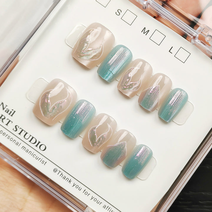 Glamorous artificial nails with holographic effect Stornfield