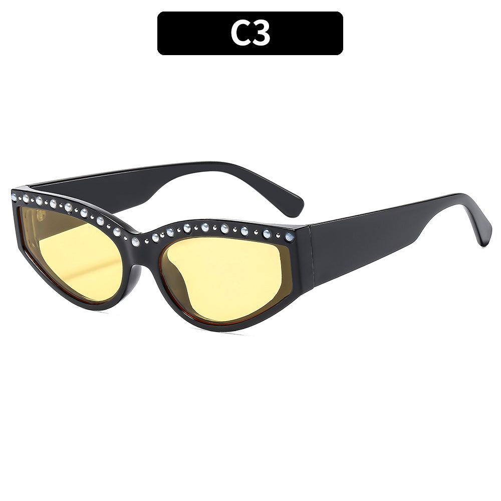 Vintage-Inspired Rhinestone-Trimmed Cat-Eye Sunglasses