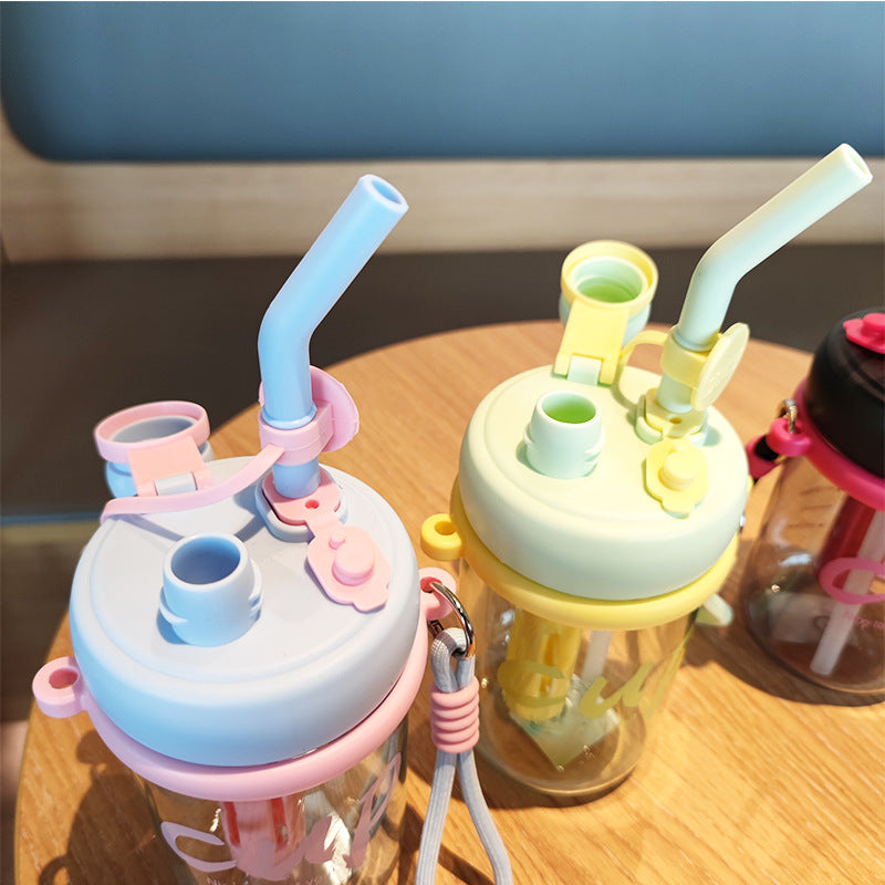 Women's drinking cup with safety lid and straw Stornfield