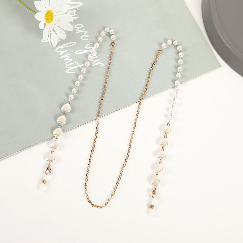 Heart Charm Eyewear Chain Stornfield