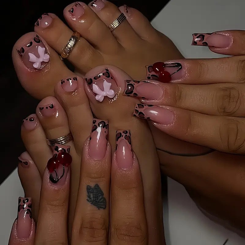 Artistic Press-On Nail Art Set Stornfield