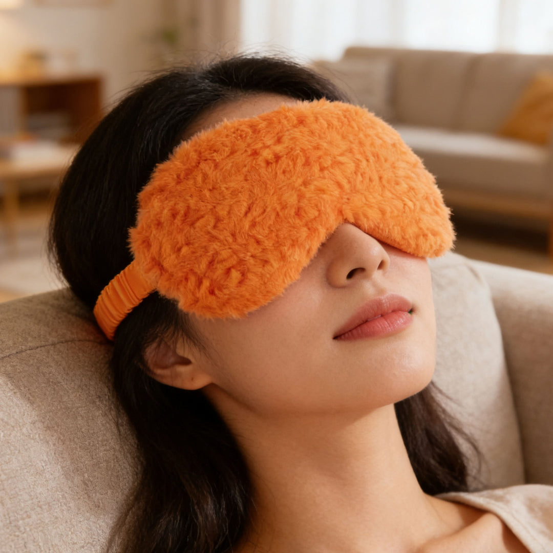 Women's luxury sleep mask with voluminous faux fur cover and softly padded eye area Stornfield