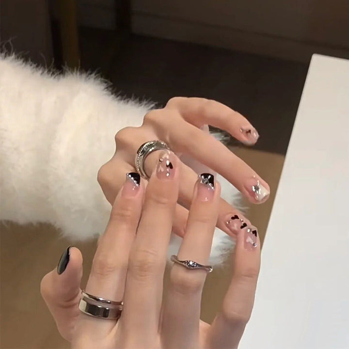 Artistic Press-On Nails with Abstract Design Stornfield