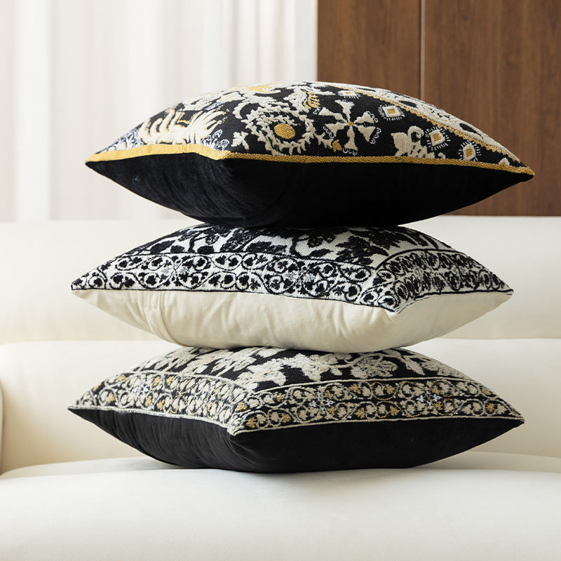 Decorative cushion cover made of jacquard with floral pattern