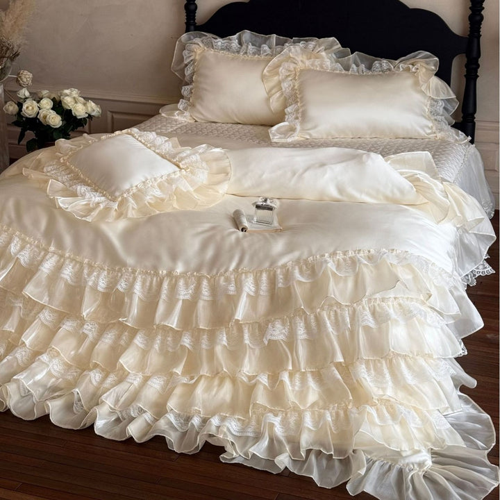 Multi-layered ruffle bedding set in vintage style