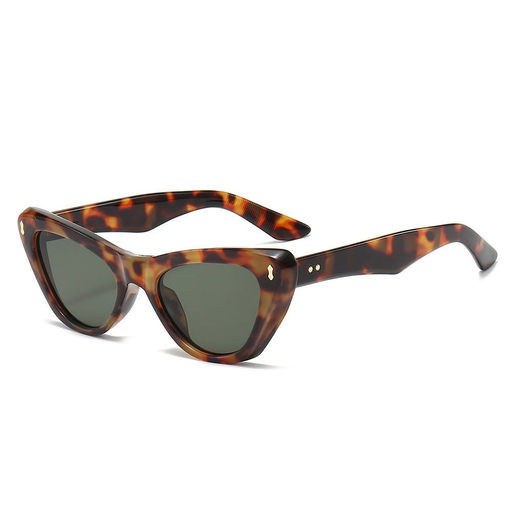 Ladies Cat-Eye Sunglasses with Elegant Accentuated Frame Stornfield